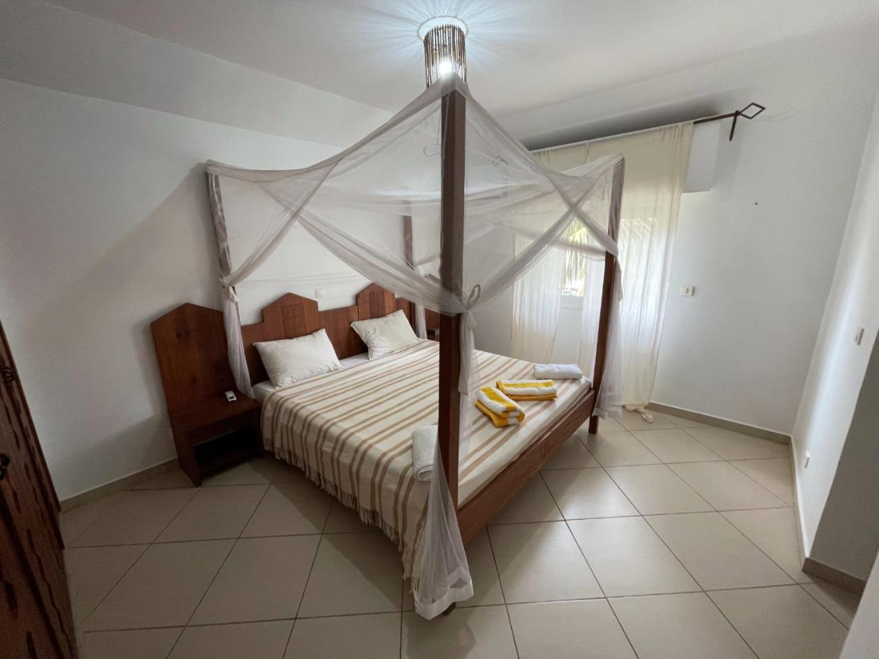 Agence Adjana Resort - Residence Du Port 3 Sali Tapé 外观 照片