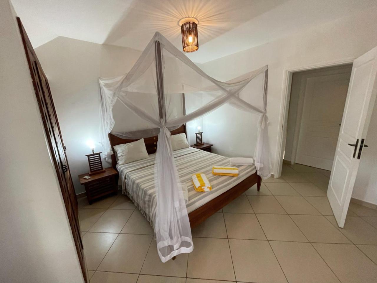 Agence Adjana Resort - Residence Du Port 3 Sali Tapé 外观 照片